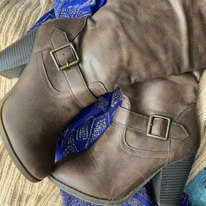 Forever 21 woman’s boots